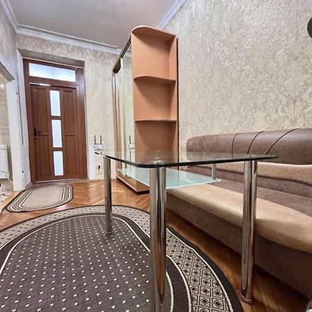 Центр, Біля Медичного Університету, Вулиця Личаківська Lviv Buitenkant foto